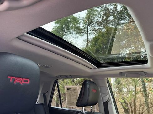 Used 2019 Toyota 4Runner TRD Off-Road Premium image 9