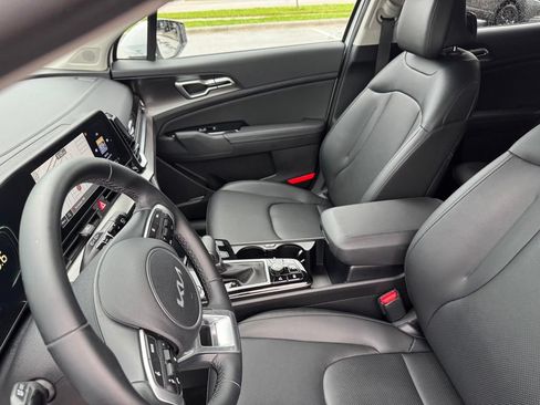 Used 2024 Kia Sportage EX AWD/4WD image 7