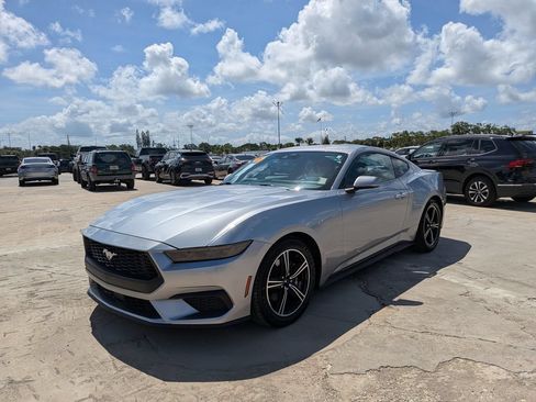 Used 2025 Ford Mustang Premium RWD image 4