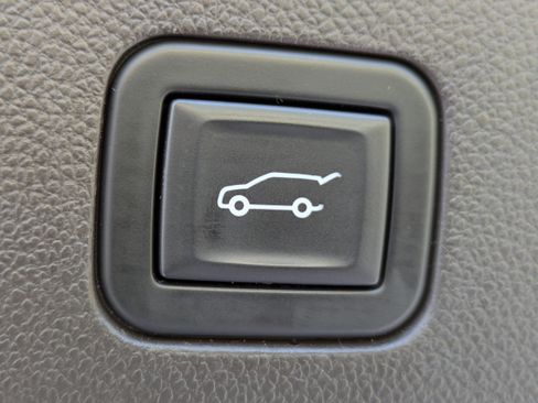 Certified 2023 GMC Yukon XL Denali image 19