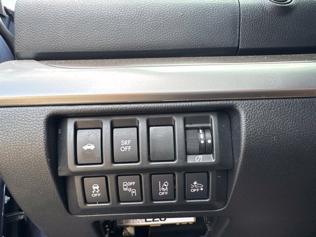 Used 2017 Subaru Legacy 2.5i Limited AWD/4WD image 21