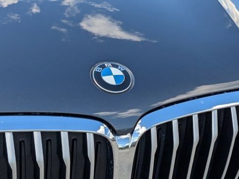 Used 2021 BMW X5 xDrive45e w/ Parking Assistance Package image 11