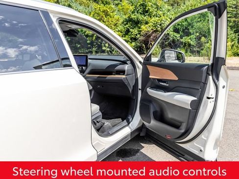 Used 2024 Toyota Grand Highlander AWD image 18