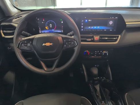 Used 2025 Chevrolet TrailBlazer LS w/ LS Convenience Package image 17