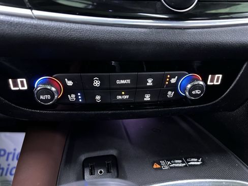 Used 2019 Buick Enclave Avenir w/ Avenir Technology Package AWD/4WD image 24