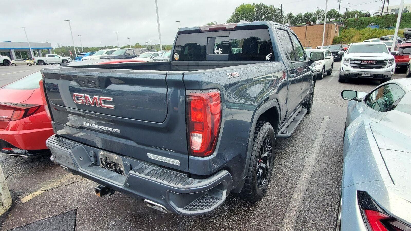 Used 2020 GMC Sierra 1500 Elevation w/ Elevation Value Package AWD/4WD image 9
