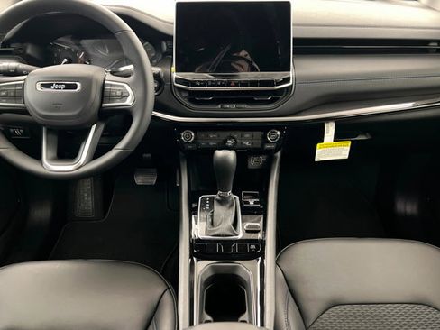 New 2026 Jeep Compass Latitude image 13