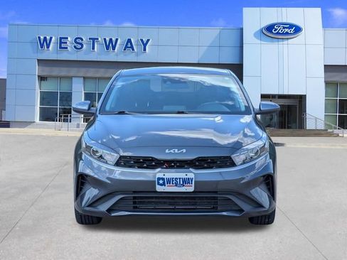 Used 2023 Kia Forte LXS FWD image 8