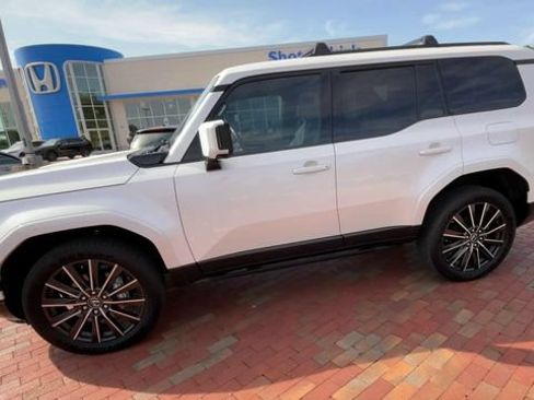 Used 2025 Lexus GX 550 w/ Accessory Package (2T) AWD/4WD image 6