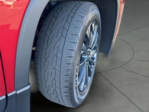 Used 2023 Chevrolet Traverse RS image 40