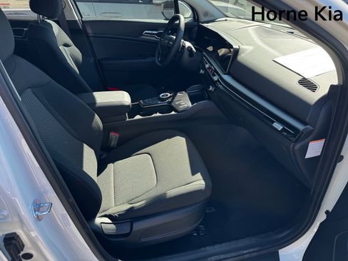 New 2026 Kia Sportage LX image 17