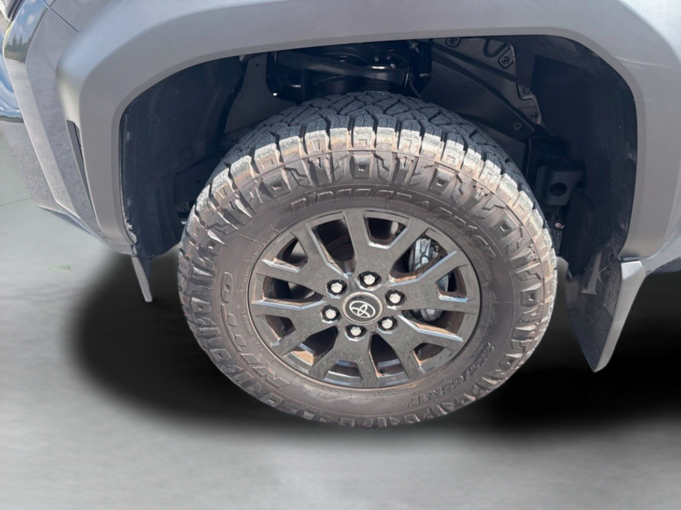 Used 2025 Toyota 4Runner SR5 AWD/4WD image 30