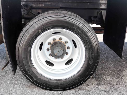 Used 2019 Ford F550 2WD Regular Cab Super Duty image 28