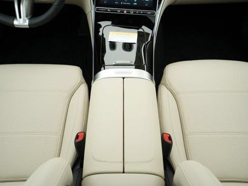 Used 2026 Mercedes-Benz C 300 4MATIC Sedan image 29