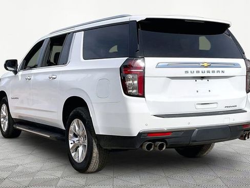 Used 2024 Chevrolet Suburban Premier image 4