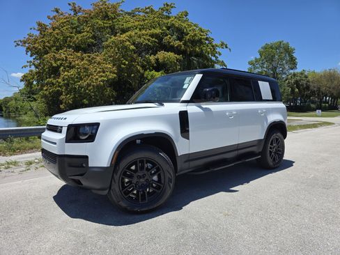 Used 2026 Land Rover Defender 110 S AWD/4WD image 1