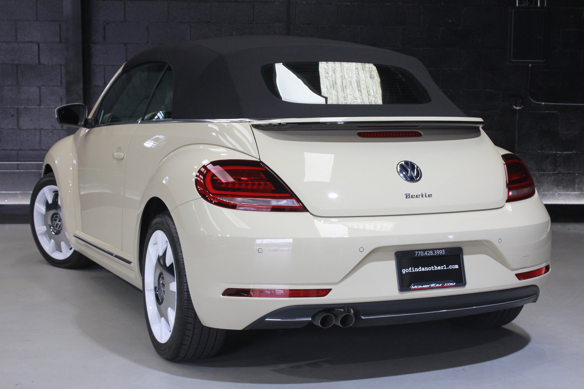 Used 2019 Volkswagen Beetle 2.0T S FWD image 21