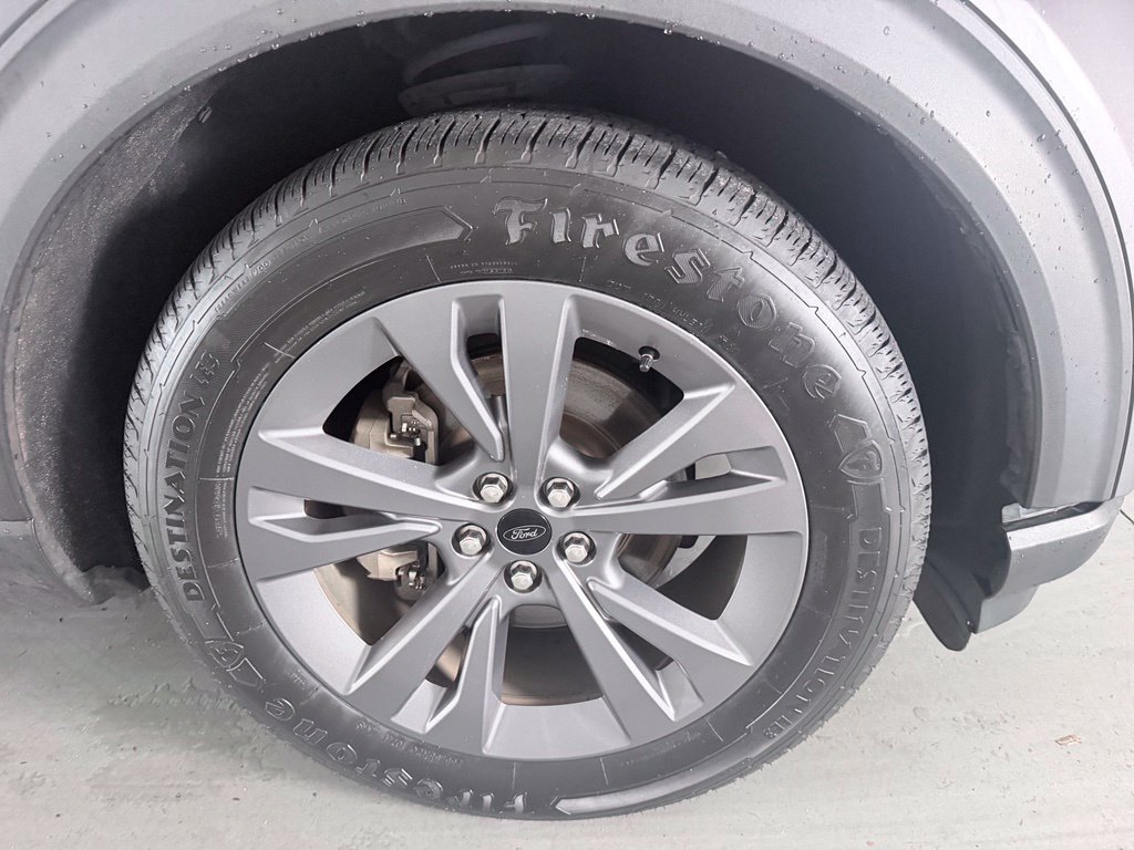 Used 2021 Ford Explorer XLT w/ Equipment Group 202A RWD image 4