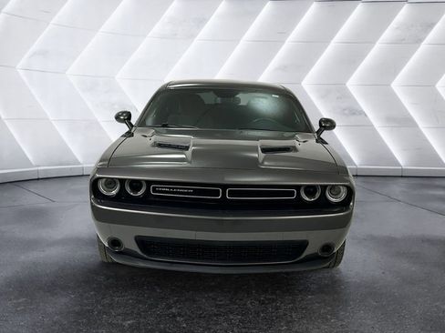 Used 2023 Dodge Challenger SXT image 2