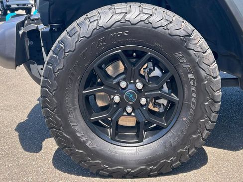 Used 2024 Jeep Wrangler Unlimited AWD/4WD image 9