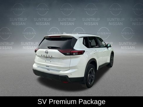 Used 2025 Nissan Rogue SV w/ SV Premium Package FWD image 7