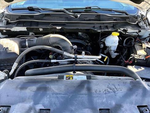 Used 2021 RAM 1500 Classic SLT image 11