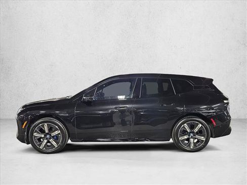 Used 2024 BMW iX xDrive50 w/ Premium Package AWD/4WD image 9