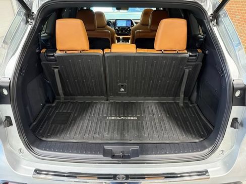 Used 2020 Toyota Highlander Platinum AWD/4WD image 33