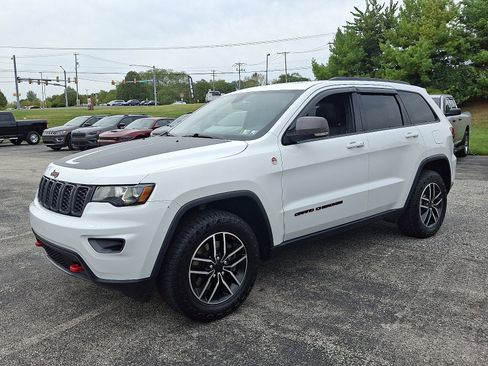 Certified 2021 Jeep Grand Cherokee Trailhawk w/ Trailhawk Luxury Group image 4