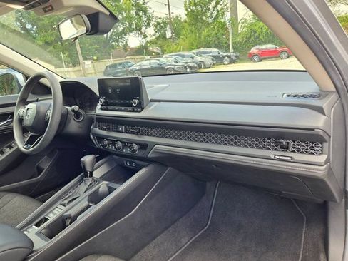 Used 2025 Honda Accord LX image 30