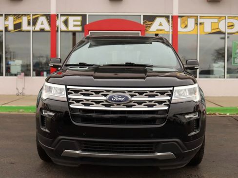 Used 2017 Ford Explorer XLT w/ Equipment Group 202A image 2