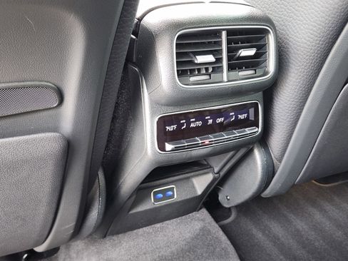 Used 2024 Mercedes-Benz GLS 580 4MATIC image 27