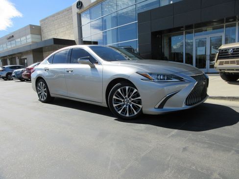 Used 2021 Lexus ES 250 w/ Premium Package image 13