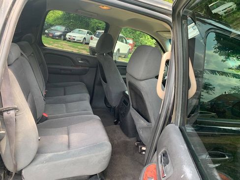 Used 2009 Chevrolet Avalanche LT w/ Convenience Package #1 AWD/4WD image 12