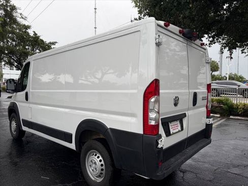 Used 2025 RAM ProMaster 2500 w/ Convenience Group FWD image 4