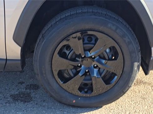 Used 2022 Toyota RAV4 LE image 31