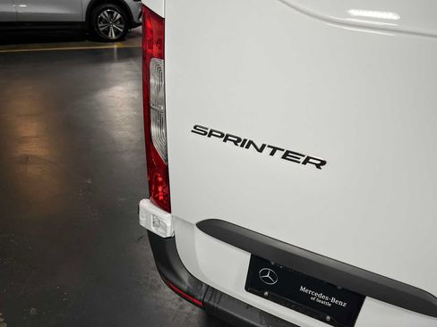 Used 2025 Mercedes-Benz Sprinter 2500 image 15