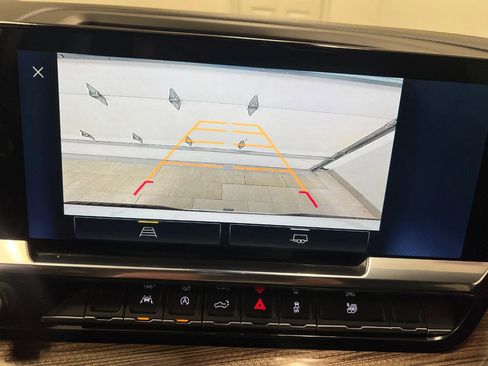 Used 2025 Chevrolet Silverado 1500 LT image 46