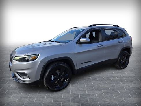 Used 2021 Jeep Cherokee Latitude Plus image 3