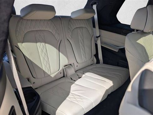 New 2026 BMW X7 M60i image 20