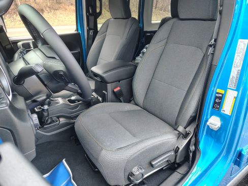 New 2026 Jeep Wrangler Unlimited Sport image 17