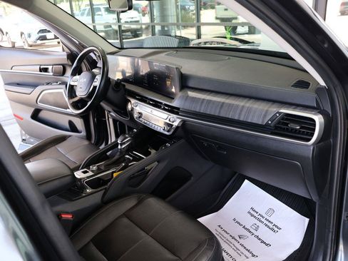 Used 2023 Kia Telluride EX w/ EX Captain's Chair Package FWD image 23