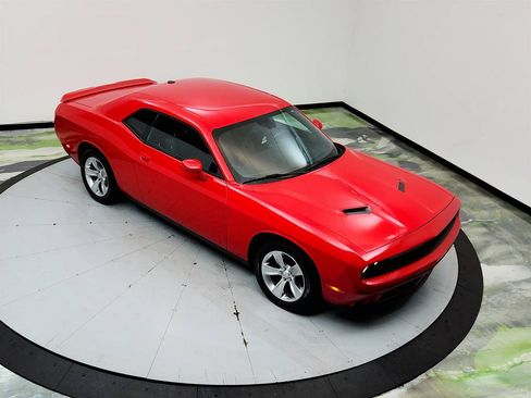 Used 2021 Dodge Challenger SXT RWD image 30