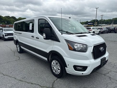 Used 2025 Ford Transit 350 XLT RWD image 7