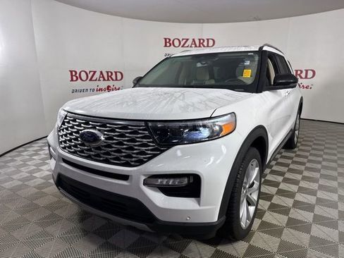 Certified 2022 Ford Explorer Platinum w/ Equipment Group 601A image 4