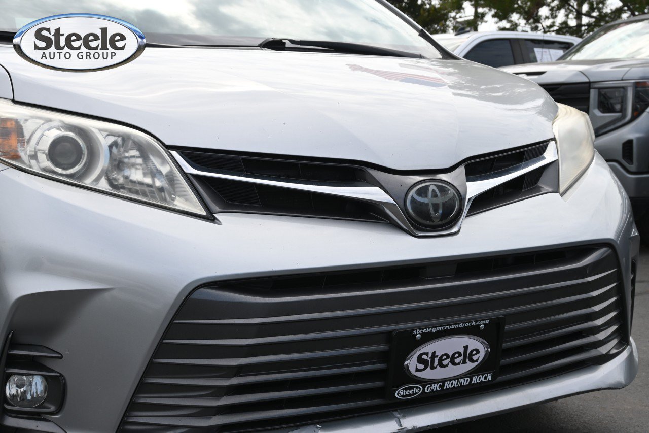 Used 2019 Toyota Sienna XLE FWD image 24