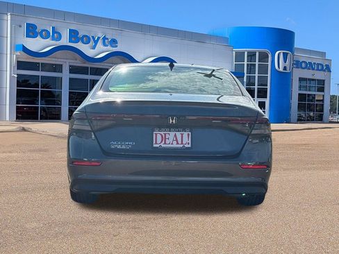 New 2025 Honda Accord SE image 4