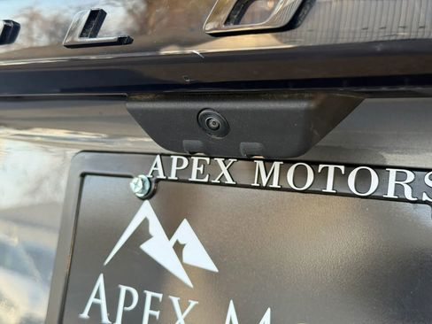 Used 2025 Ford Explorer ST-Line w/ ST-Line Street Pack image 11