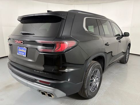 Used 2025 GMC Acadia Elevation image 10