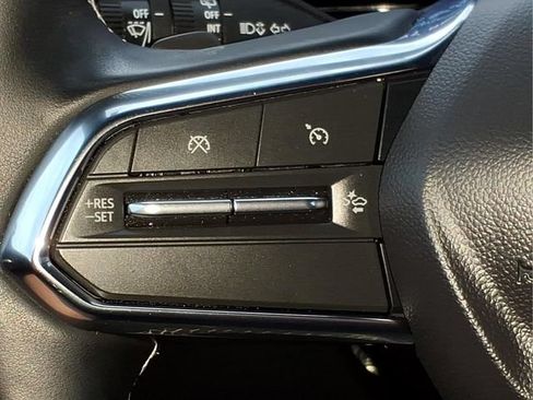 Used 2025 Chevrolet Blazer EV LT AWD/4WD image 23